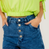 Short Jeans com abotoamento frontal