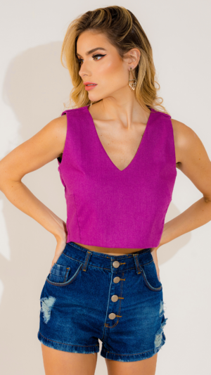 Cropped com pences na frente