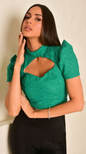 Cropped com mangas duplas
