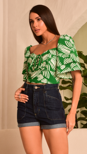 Cropped com mangas duplas