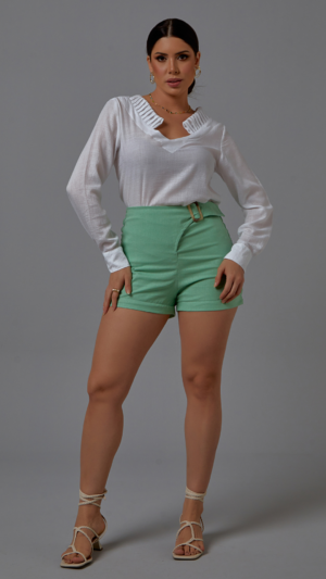 Short com fivela