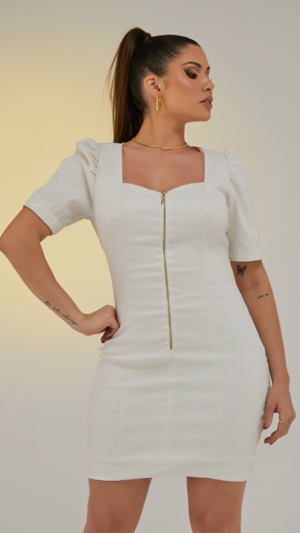 Vestido com ziper frontal