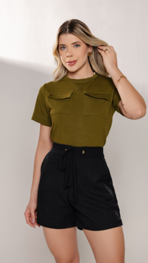 BLUSA SEMICROPPED C/ BOLSOS E BORDADO NOVO